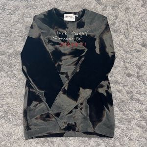Unexpected reconstructed line / Crew neck sweatshirt